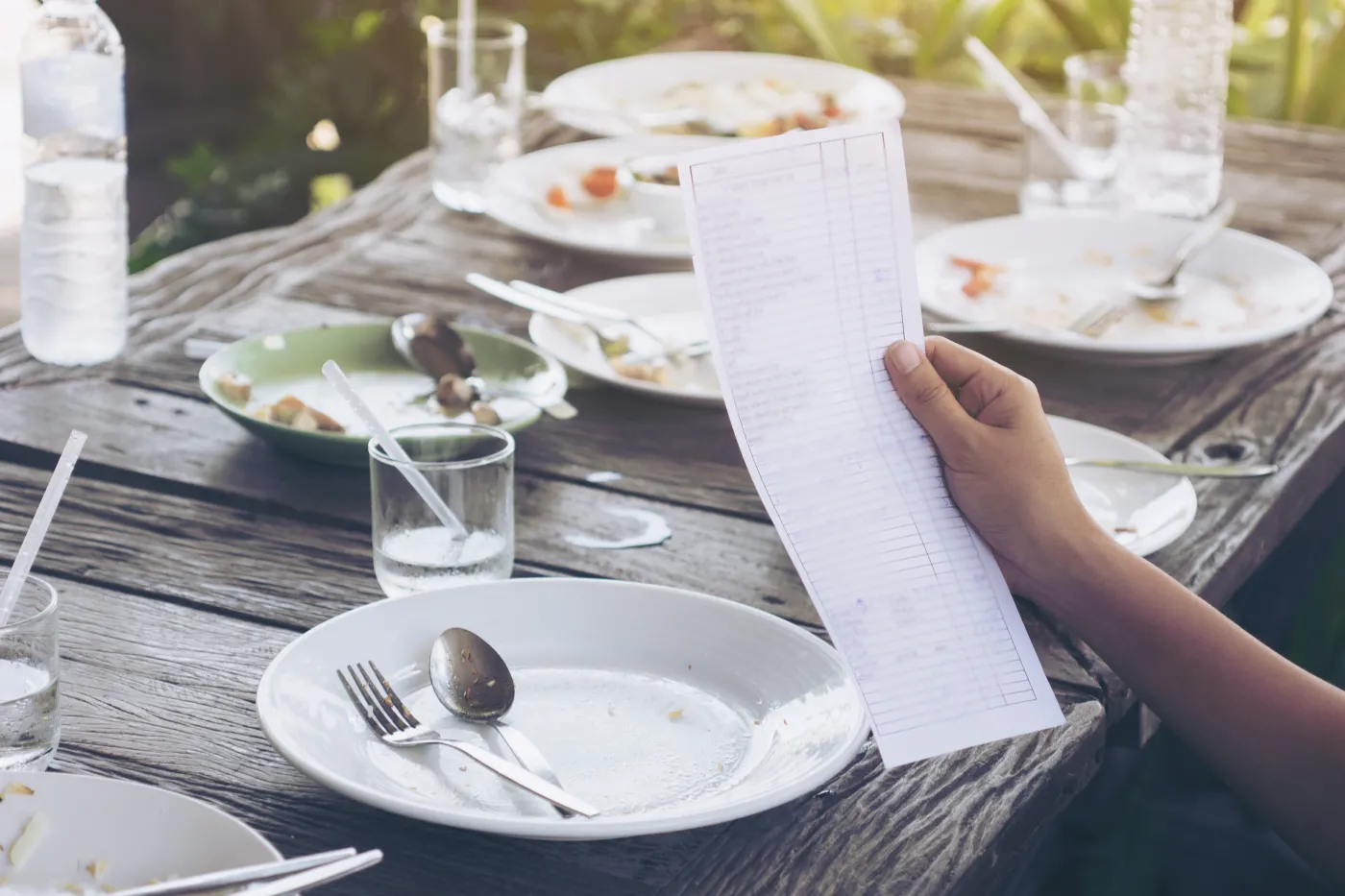 Hand,Of,Woman,Asia,Check,Bill,.,Pay,For,Food