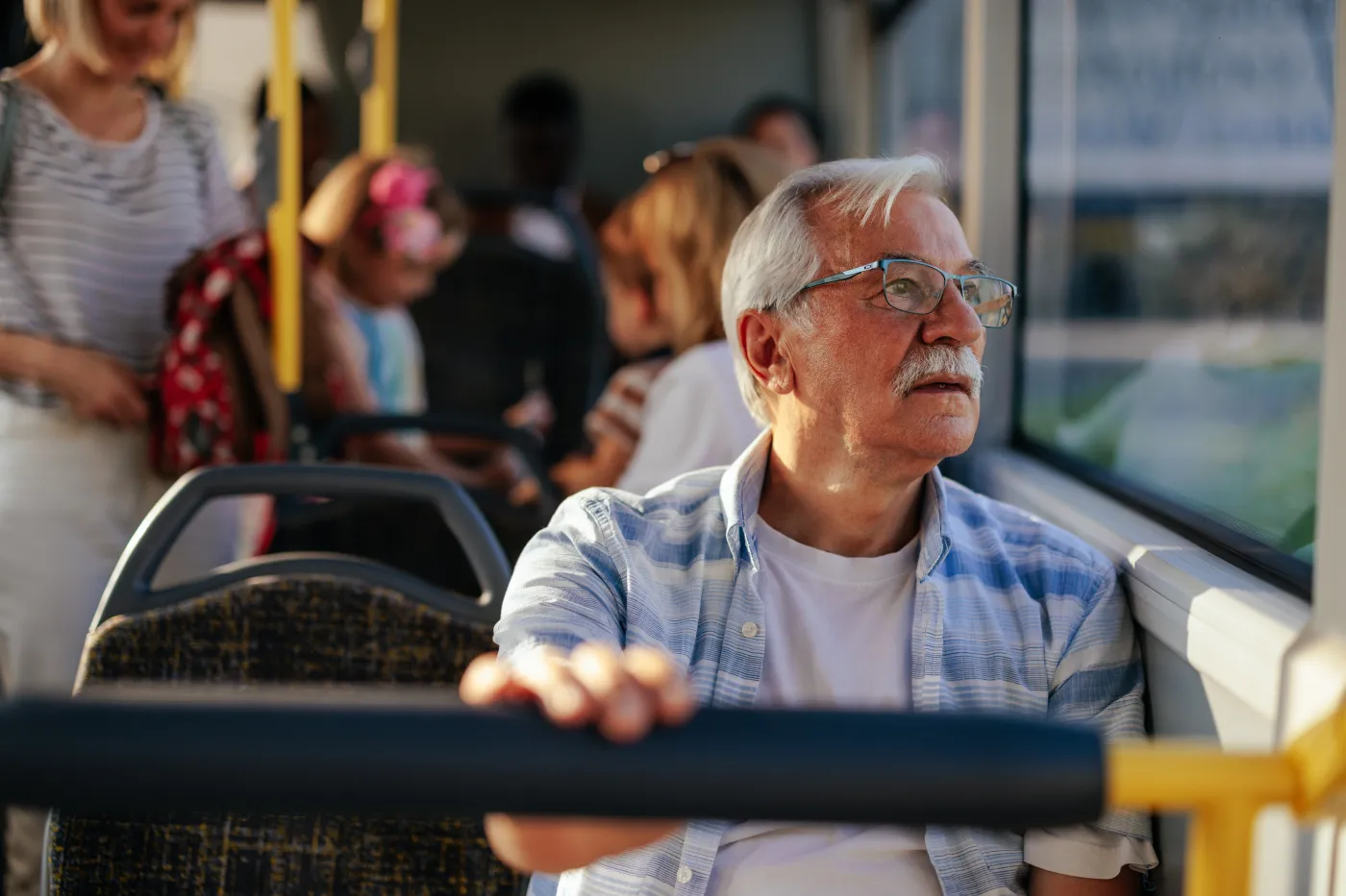 senior, komunikacja miejska, autobus
