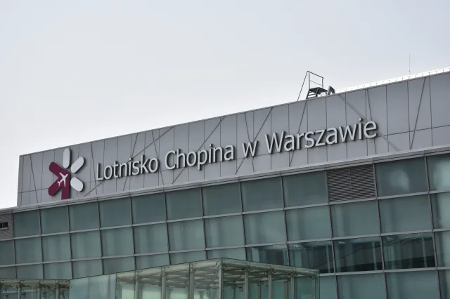 Akcja na Lotnisku Chopina. Zatrzymano poszukiwanego czerwoną notą Interpolu