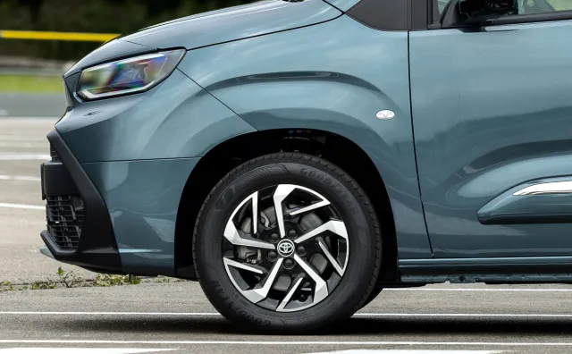 Oto nowa Toyota z silnikiem 2.0/144 KM. Ile kosztuje?