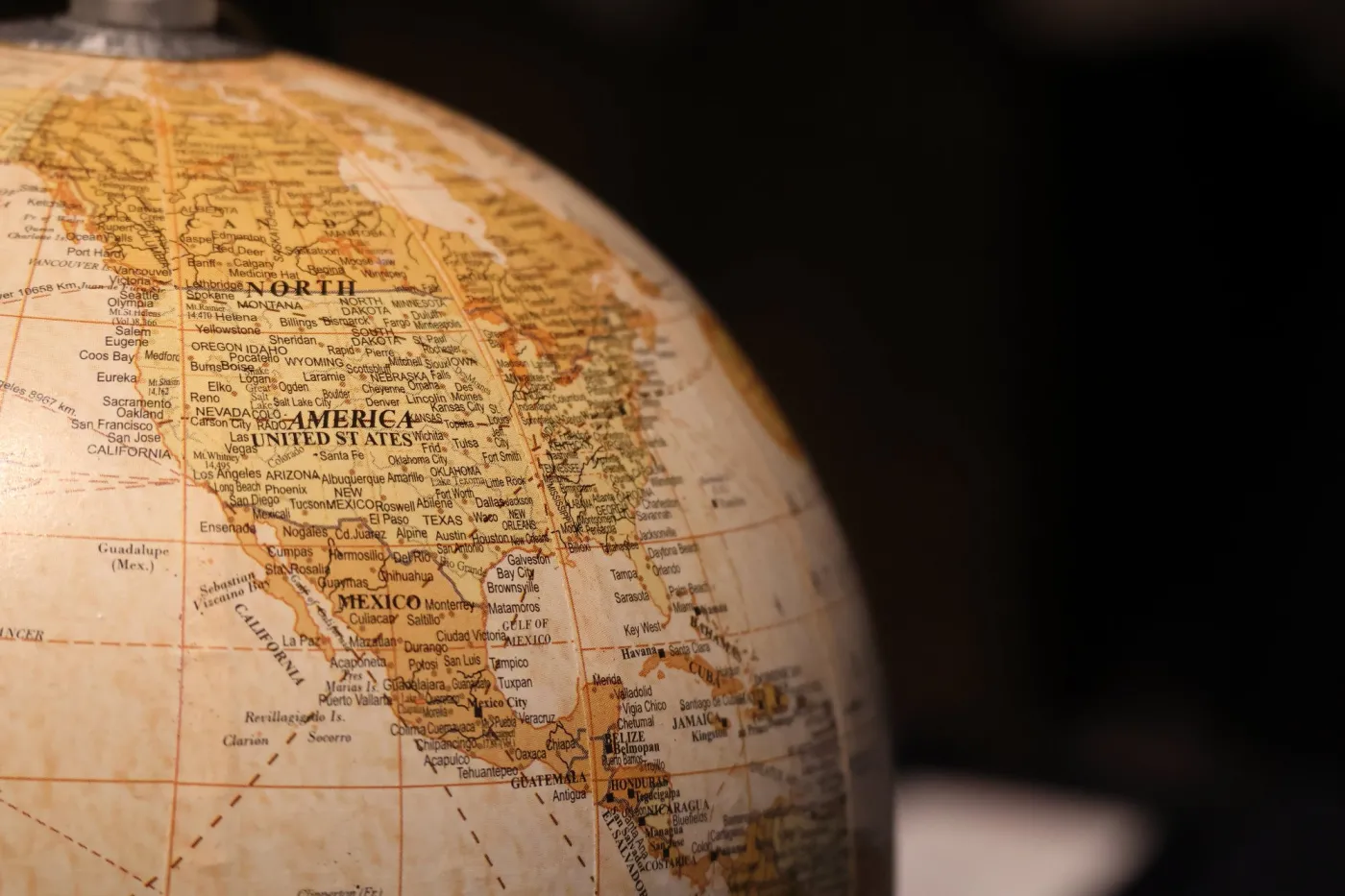 Vintage,Globe,Showing,North,America,And,Usa,-,Antique,World