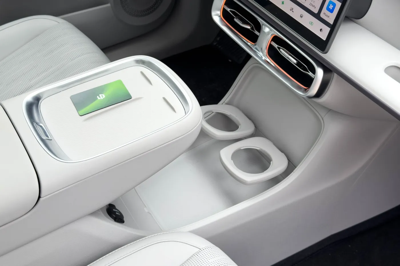 Leapmotor B10 Hybrid EV