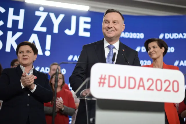 Rośnie liczba niezadowolonych z działalności prezydenta [SONDAŻ]