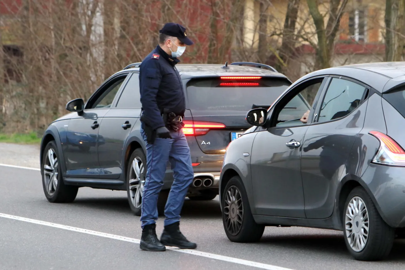 GIS: Polacy wracający z Włoch powinni zachować spokój, obserwować stan zdrowia
