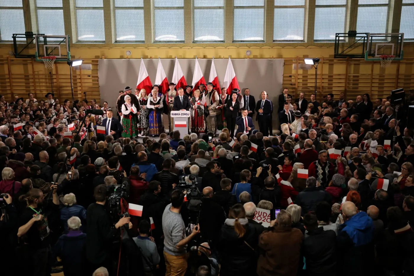 Szarpanina podczas wizyty prezydenta w Rabce. "Wynoście się stąd!" [WIDEO]