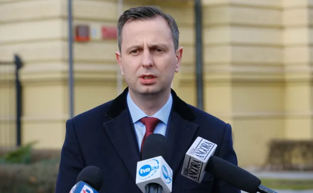 Kosiniak-Kamysz apeluje do abpa Gądeckiego o zawieszenie mszy świętych