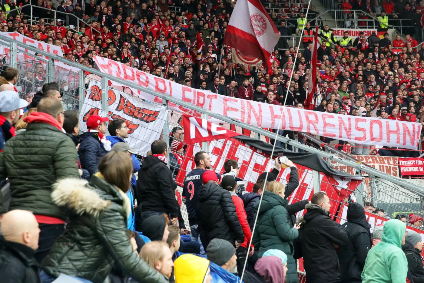Czarny dzień niemieckiego futbolu. Kibole nie odpuszczą, jak poradzą sobie kluby?