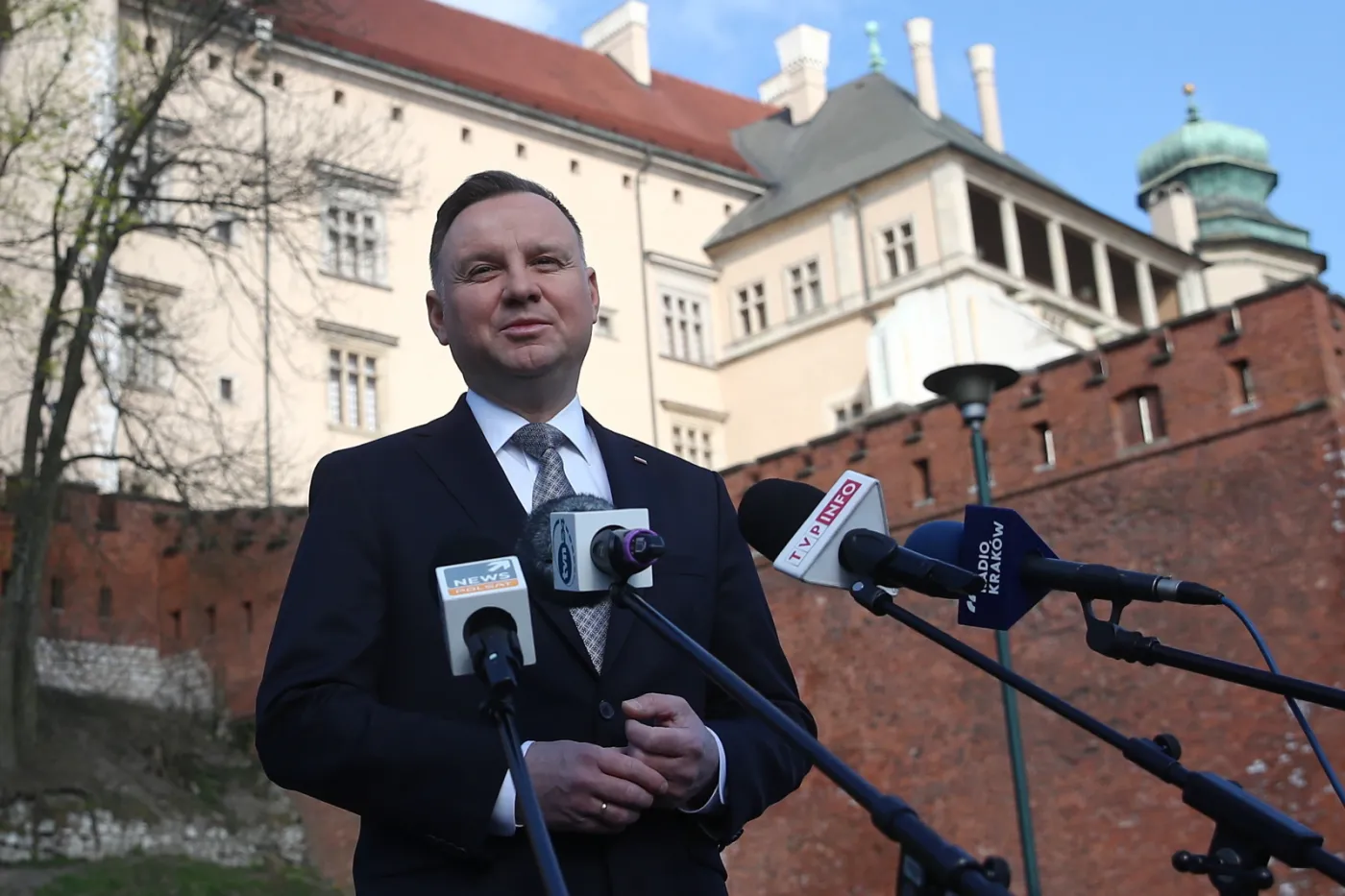 Andrzej Duda na Wawelu: Polecieli do Smoleńska, bo byli wielkimi patriotami