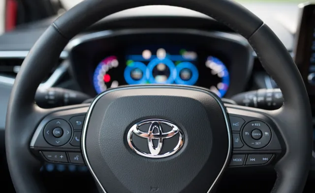 Toyota Corolla nowym hitem w Polsce. Tak hybrydą Japończycy pokonali diesla w trzeciej rundzie
