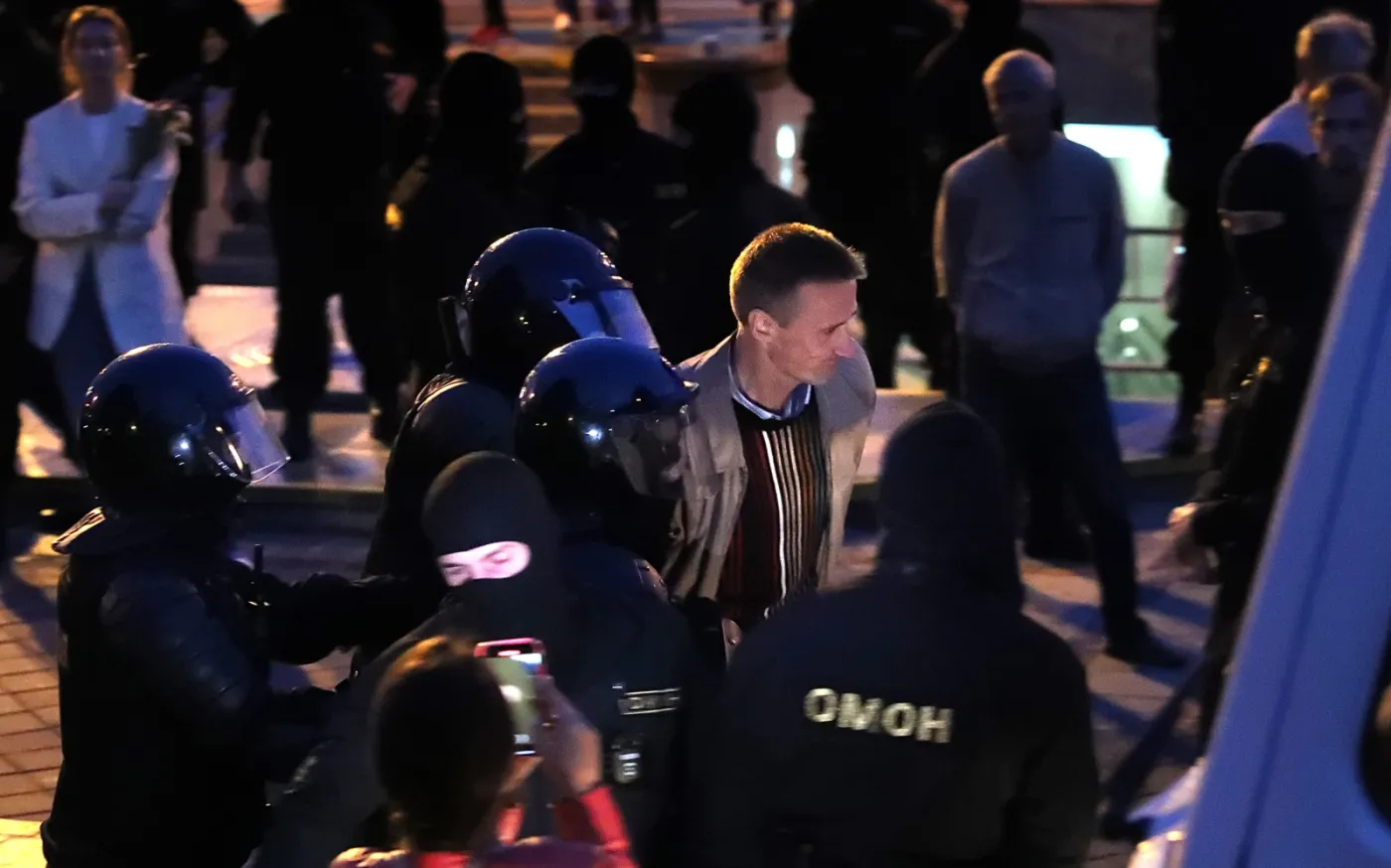 Białoruś: OMON rozpędził demonstrację w centrum Mińska, aresztowano co najmniej 6 osób