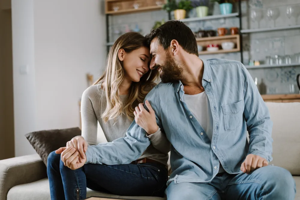 Brak uścisków źle wpływa na zdrowie psychiczne ludzi. Zwiększa niepokój i stres