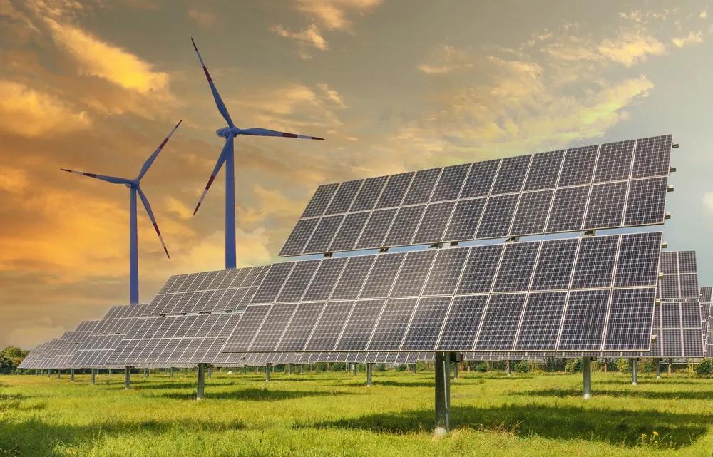 Szybka transformacja energetyczna się opłaca, ale wywoła zieloną inflację