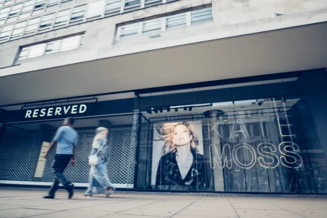 Fash fashion wydaje miliony, by wygrać cyfrowy wyścig