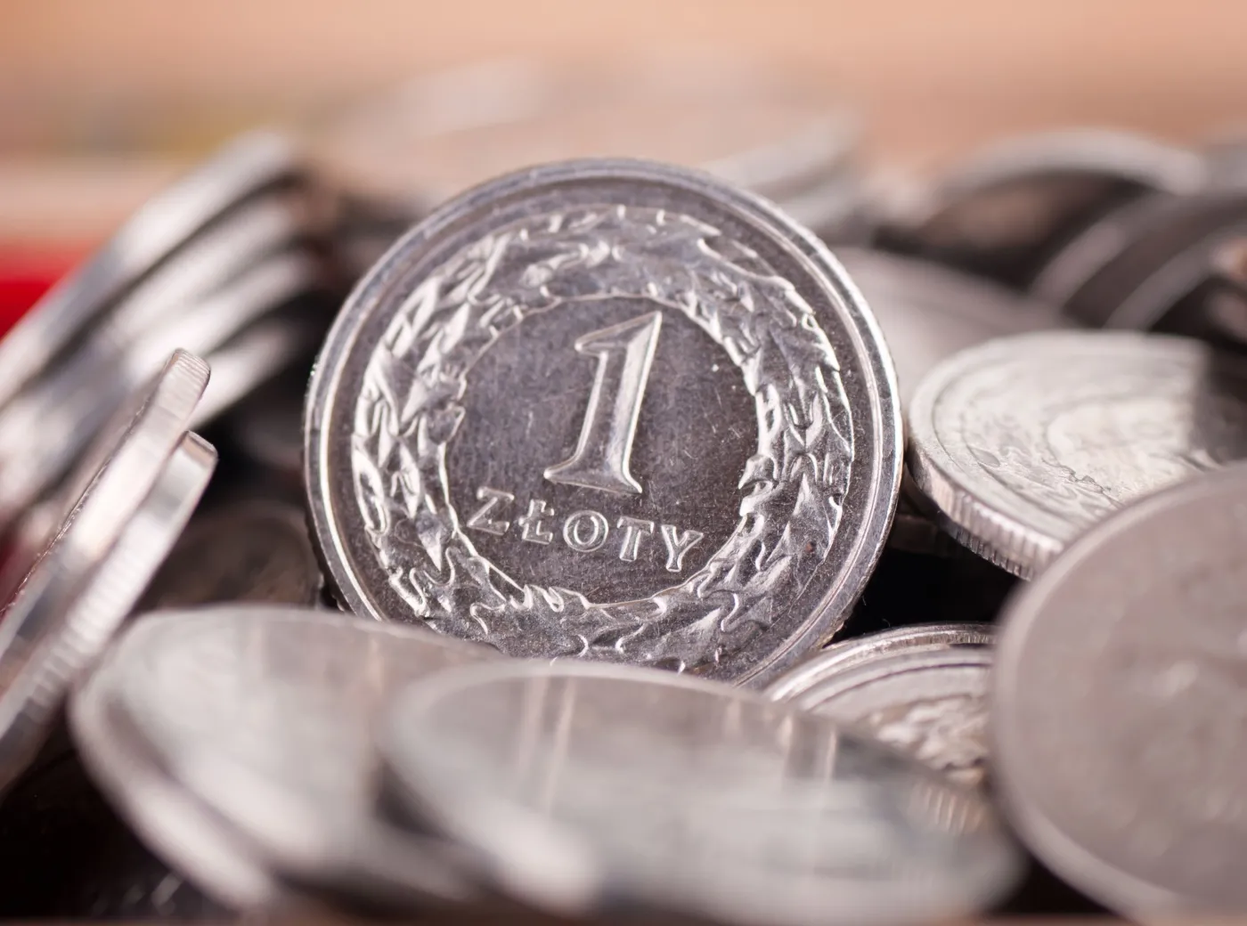 Kursy walut. Złoty mocniejszy do dolara i franka szwajcarskiego