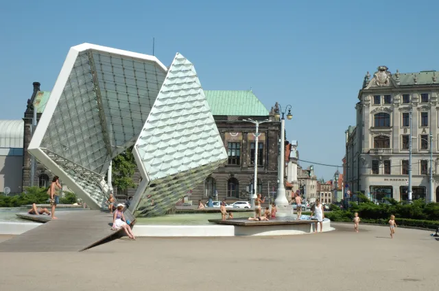 Polska to "betonoza". Drzewa znikają i będą znikać [WYWIAD]
