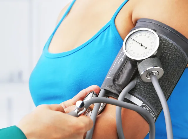 Inhibitory ACE mogą łagodzić przebieg COVID-19 u osób z nadciśnieniem [BADANIE]