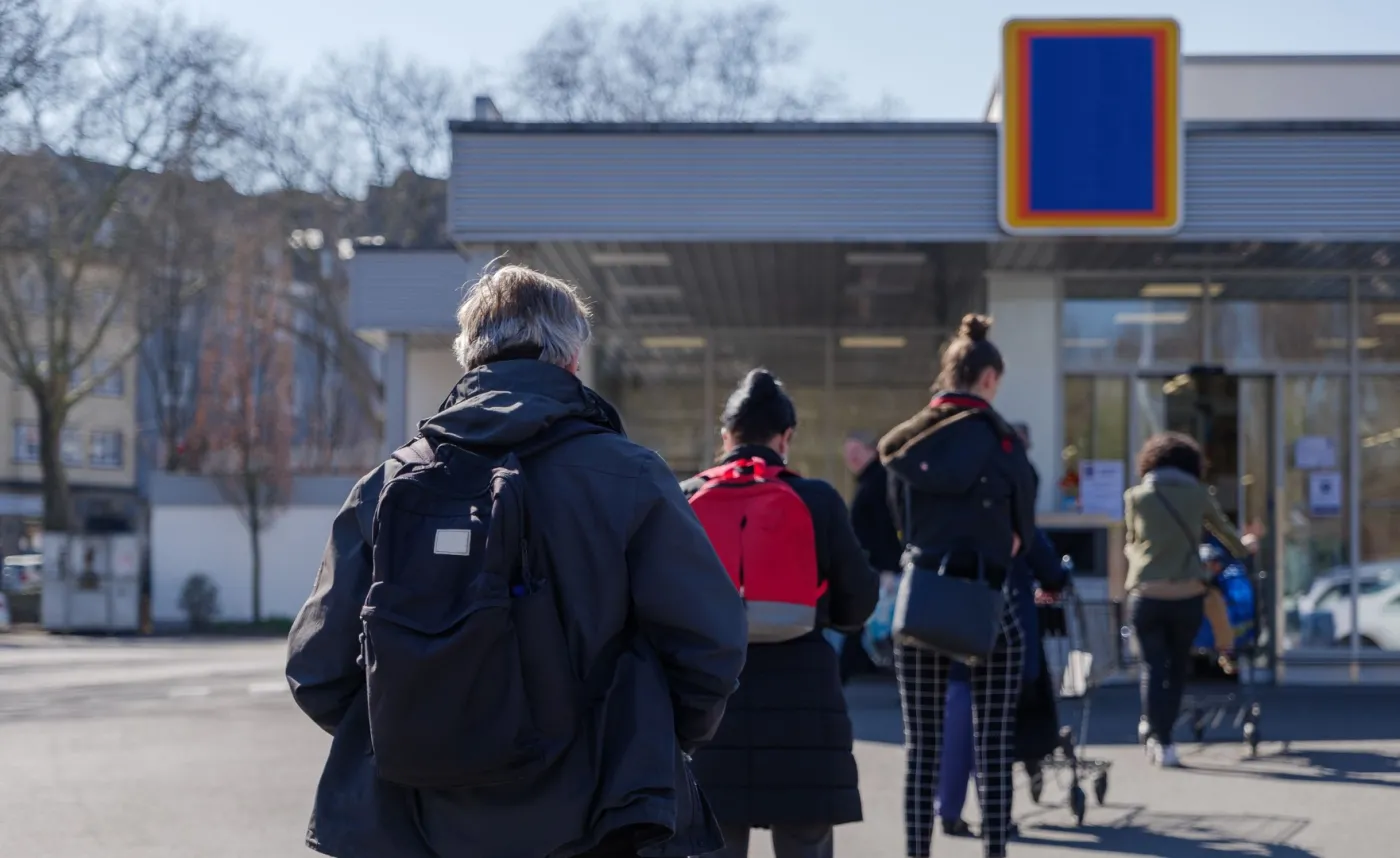 Handlowcy ostrzegają: Zaostrzenie limitu osób w sklepach doprowadzi do kolejek