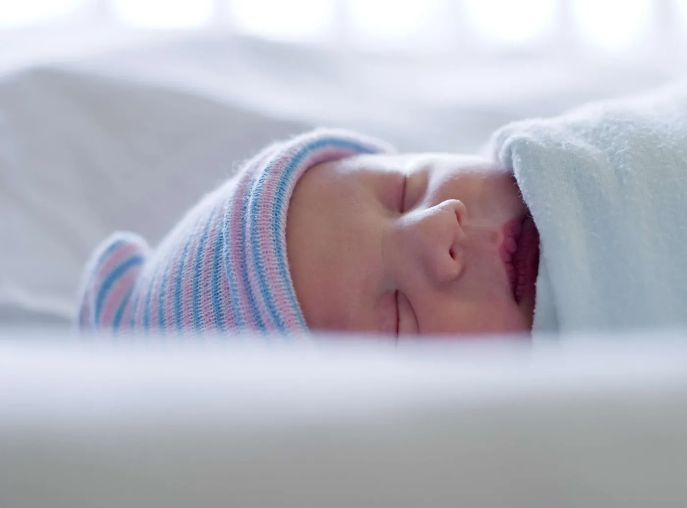 Pediatra: Na covidowym OIOM-ie leżą też niemowlęta