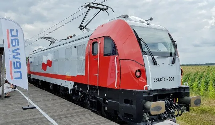 Ponad 45 mln zł za 3 lokomotywy Dragon 2. Newag ma umowę z PKP Cargo