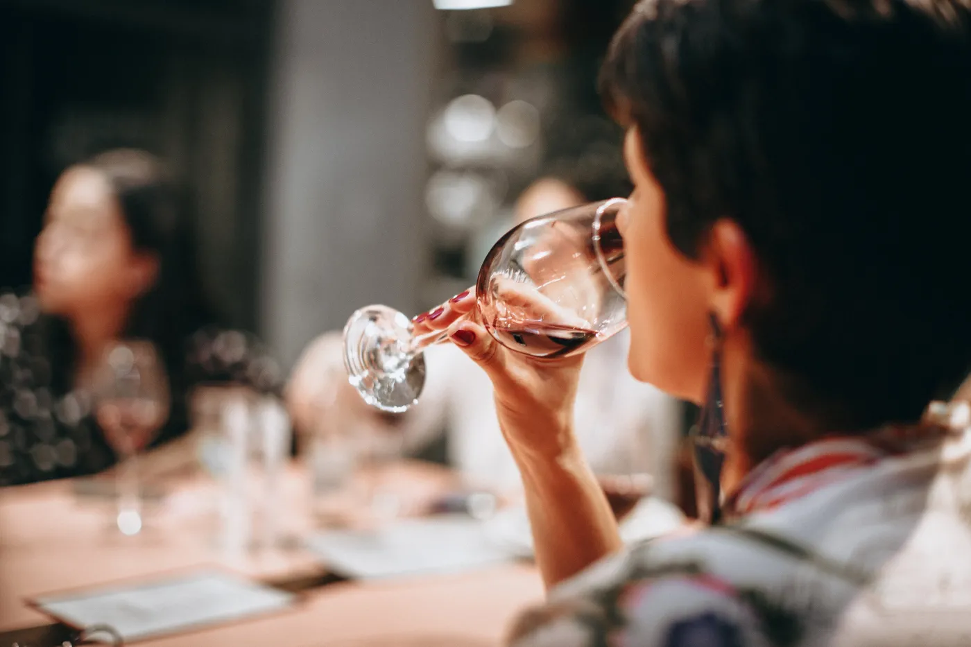 Nowy pomysł Allegro budzi wątpliwości. Alkohol z dostawą do domu?