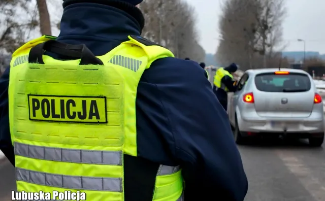 Zarobki policji w 2026 r. i w 2027 r. Podstawowa pensja zaczyna się od 6 tys. zł, dochodzą jeszcze dodatki