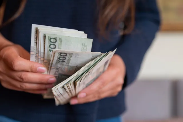 Dożywotni dodatek do emerytury. 288 zł co miesiąc dla seniorów. Pieniądze trafią na konto do 15. dnia miesiąca