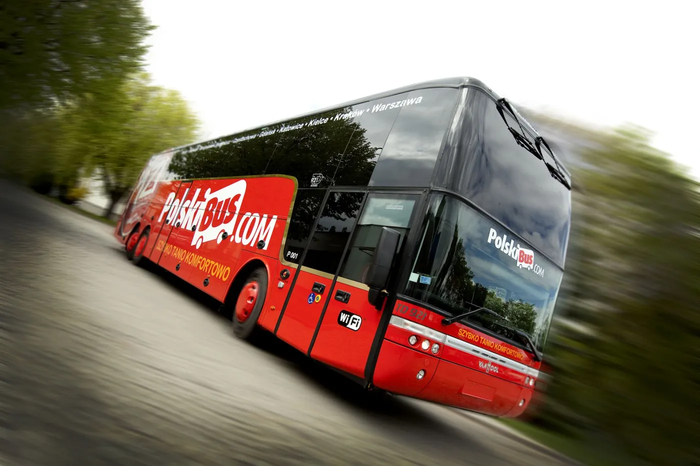 PolskiBus: oto autokary Van Hool, którymi pojedziemy za złotówkę (ZDJĘCIA)