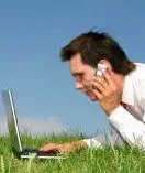 Czy warto kupić internet mobilny z laptopem? Porównaj oferty operatorów