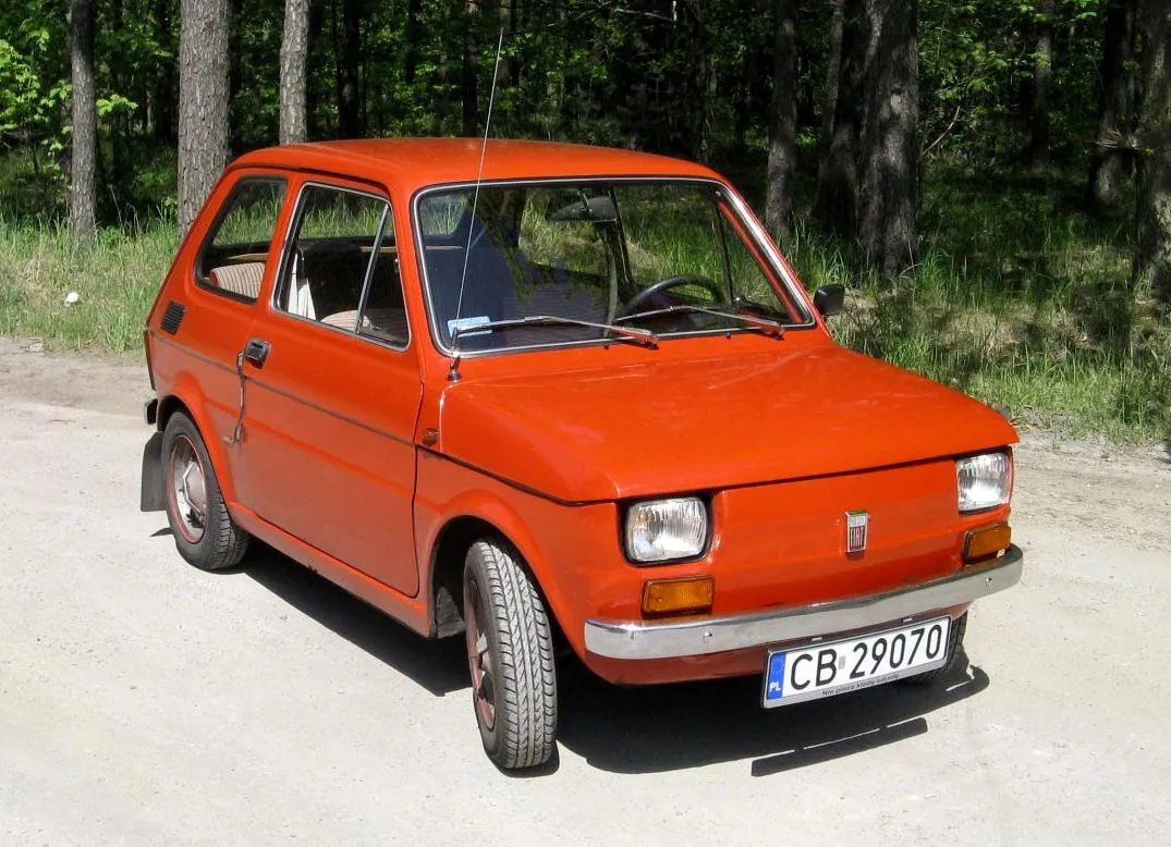 12. rocznica zakończenia produkcji polskiego Fiata 126p (ZDJĘCIA)