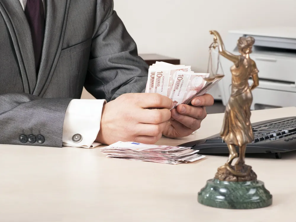 prawo, pieniądze, prawnik