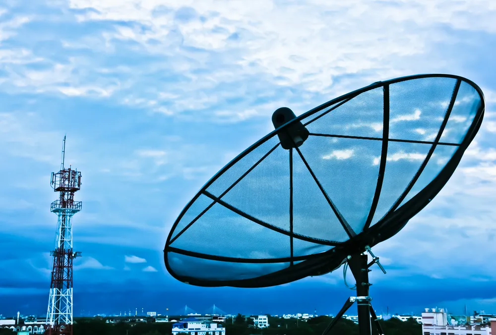 Branża zaskoczona oddaniem części częstotliwości jednemu graczowi