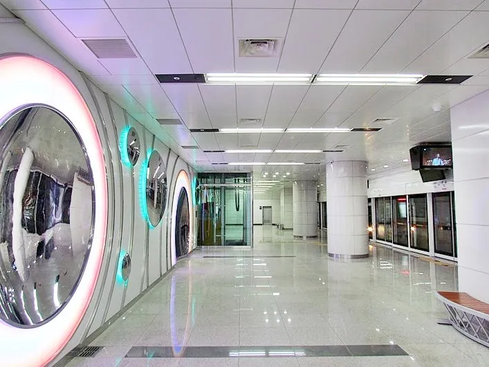 1456048-metro-w-seulu-stacja-pangyo.jpg
