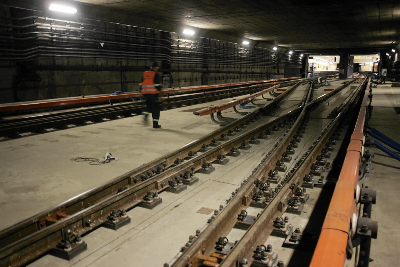 1462385-budowa-ii-linii-metra-przy-ul.jpg