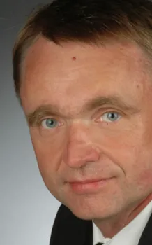 1458185-roland-wolf-szef-dzialu-prawa.jpg
