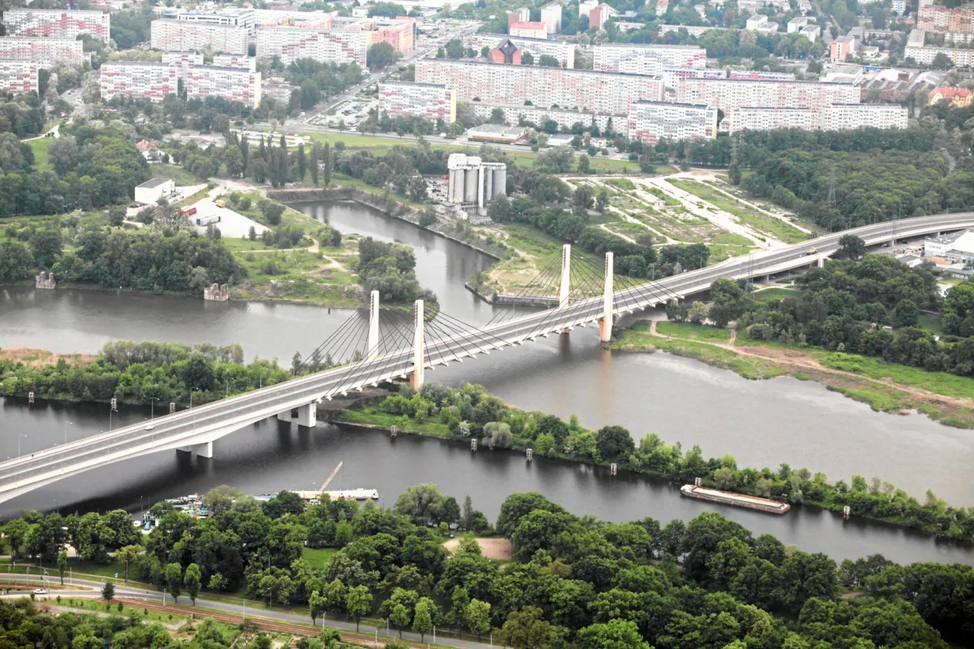 1511260-most-milenijny-we-wroclawiu.jpg