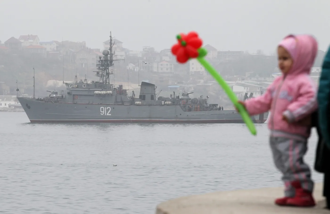 Na Krymie ostrzelano samolot