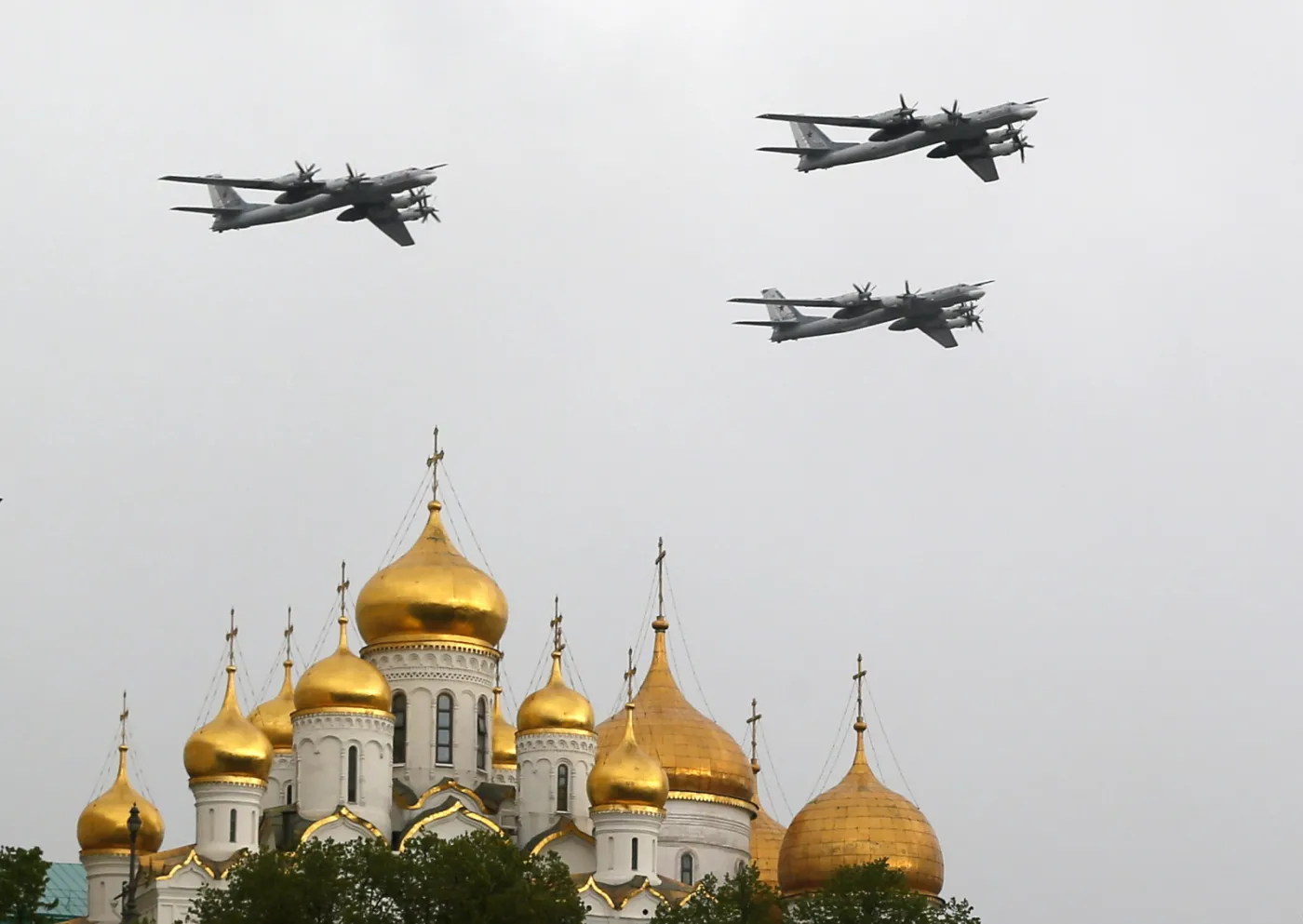 1774478-bombowce-strategiczne-tu-95.jpg