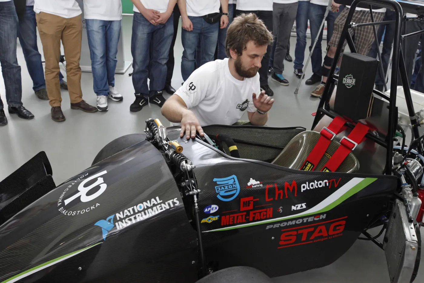 1843012-prezentacja-bolidu-cms-02-7.jpg
