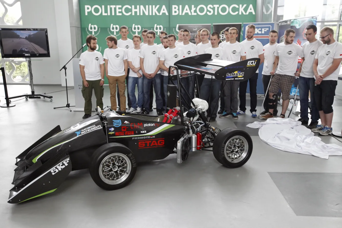1843028-prezentacja-bolidu-cms-02-8.jpg