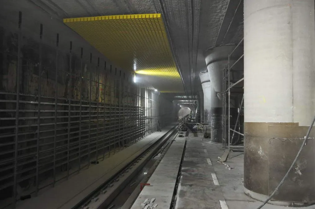 1884534-stacja-metra-swietokrzyska.jpg