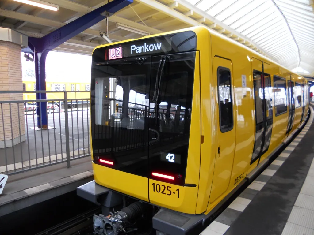 Zobacz, jak wyglądają nowe wagony metra dla Berlina [ZDJĘCIA]