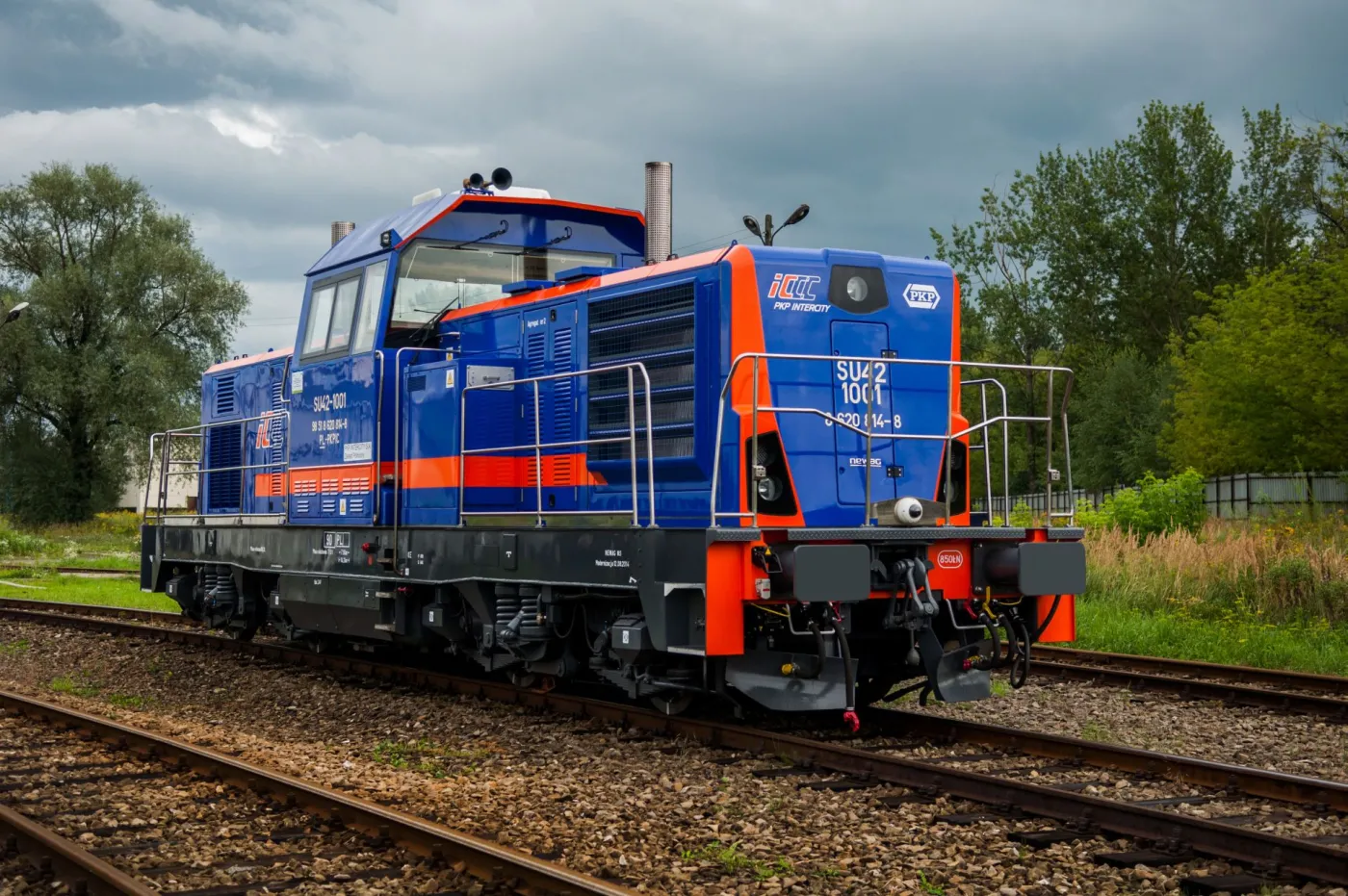 Koniec piekielnych podróży na Hel. Oto nowe lokomotywy PKP Intercity [ZDJĘCIA]