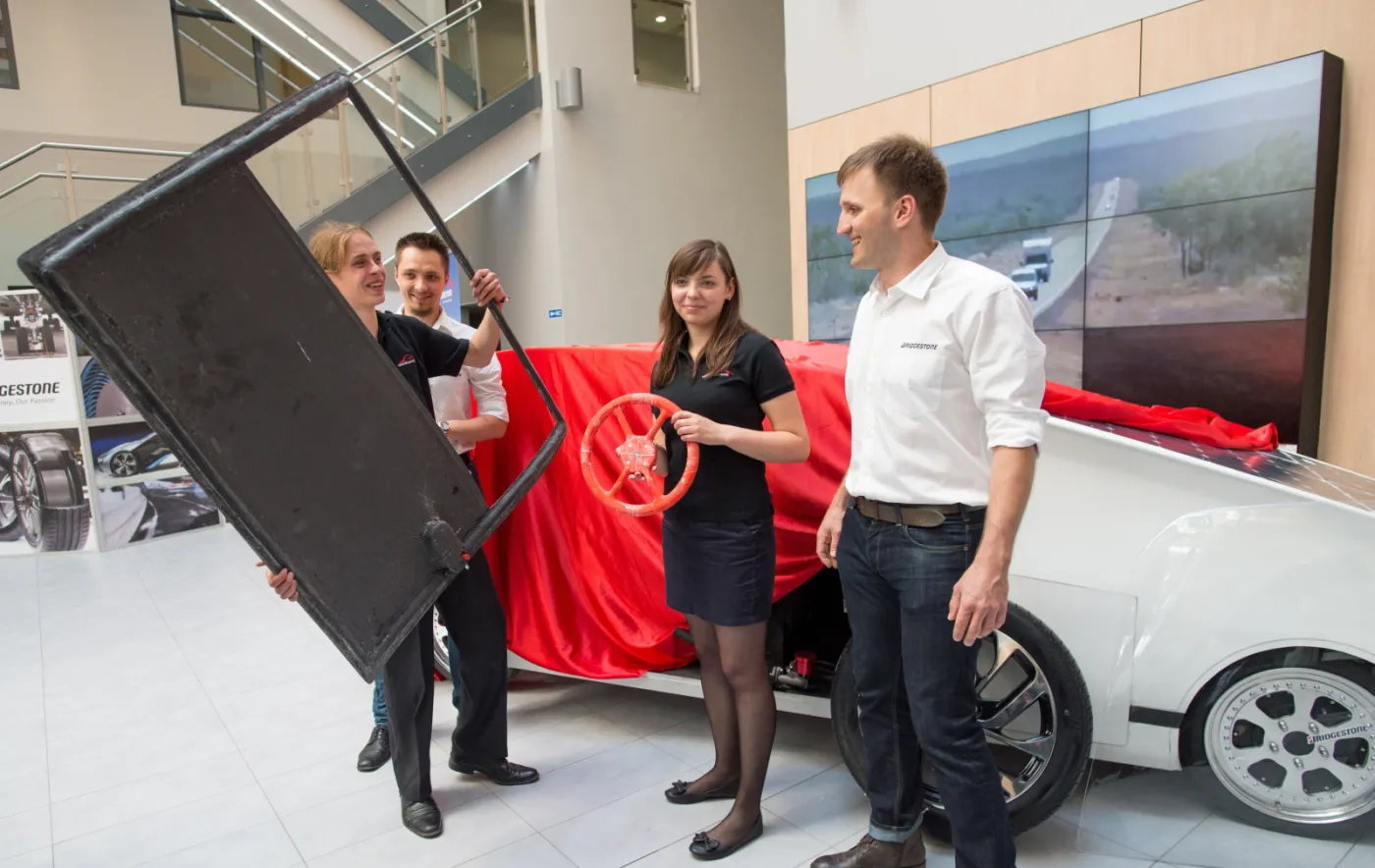 2210611-world-solar-challenge-2015.jpg
