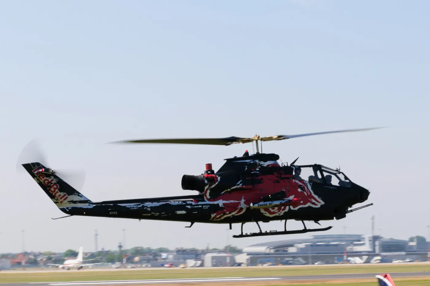 2213725-smiglowiec-ah-1-cobra-podczas.jpg