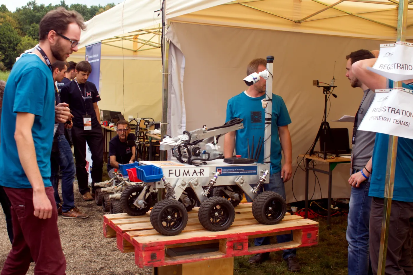 2300520-european-rover-challenge-2015.jpg