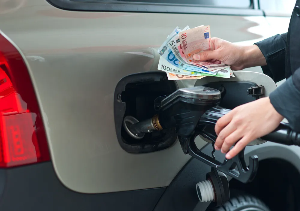 paliwo, benzyna, pieniądze