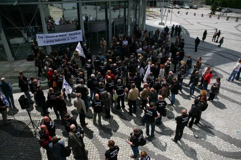 W co gra PiS ze związkami? Nowa władza chce zatrzymać falę protestów