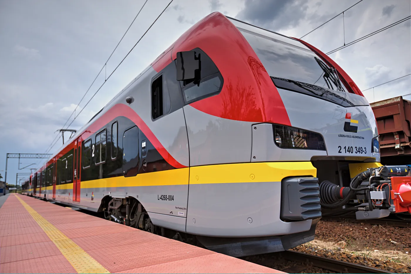 2019882-flirt-spolki-lka-jeden-z-16.jpg