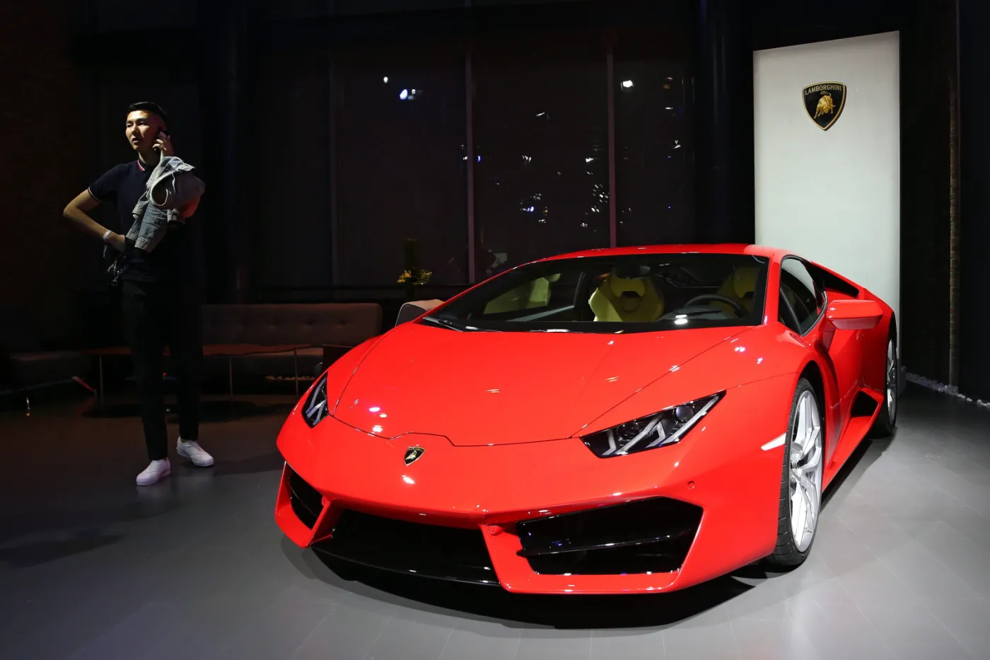 2527907-lamborghini-huracan-lp580-2.jpg