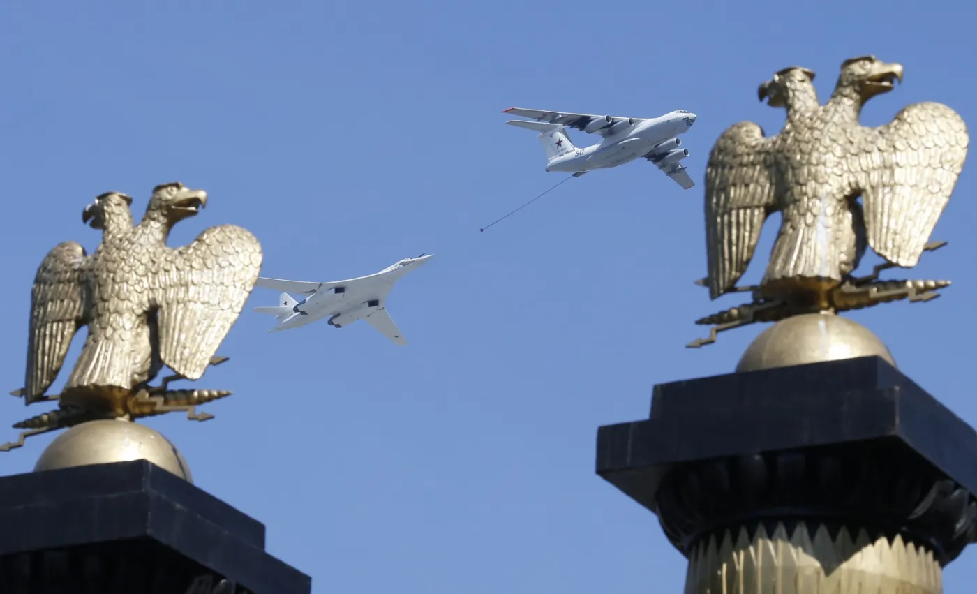 2541723-rosja-moskwa-plac-czerwony.jpg